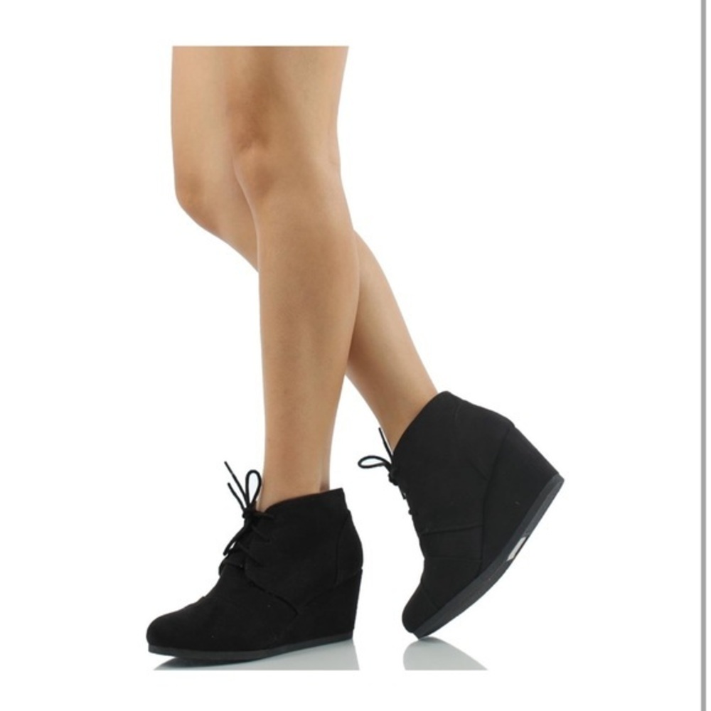 City Classified Women's Rex Almond Toe Lace Up Hidden Wedge Ankle Bootie